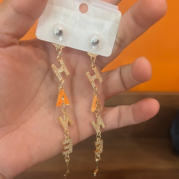 NEW Gold and Silver Fashion Jewelry Earrings - Picture 3 of 4